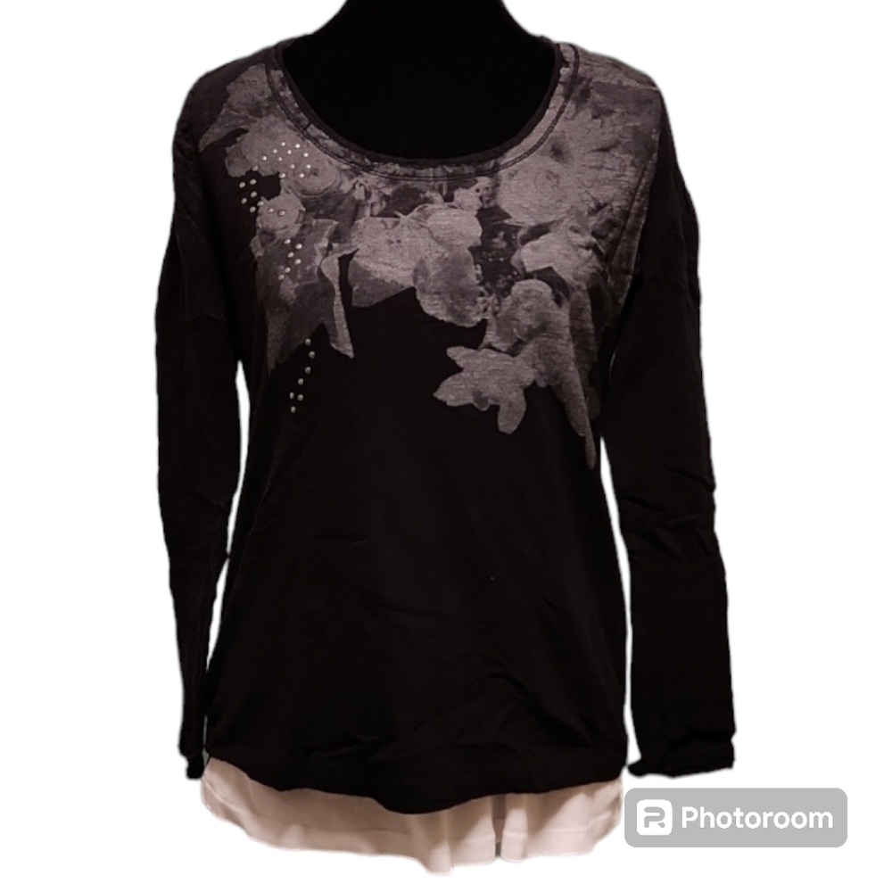 🌟Host Pick 10/31🌟 St. John's Bay - long sleeve Tee